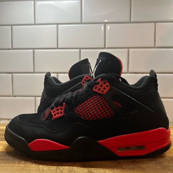 Jordan 4 Red Thunders, size 9.5 - Picture 3 of 6